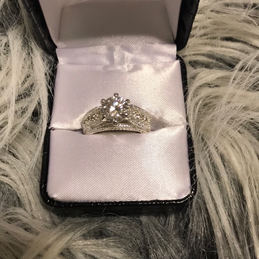 Stylish fashion ring size 7 sterling silver